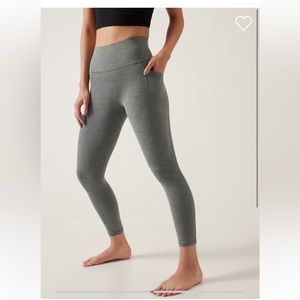 Athleta Salutation Stash II 7/8 Tight